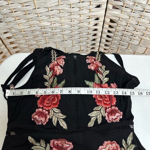 Lulumari Black‎ Red Floral Halter Maxi Dress size Small - Picture 5 of 7